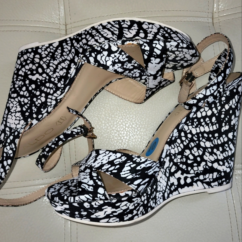 NWOT Aldo Wedge Sandals